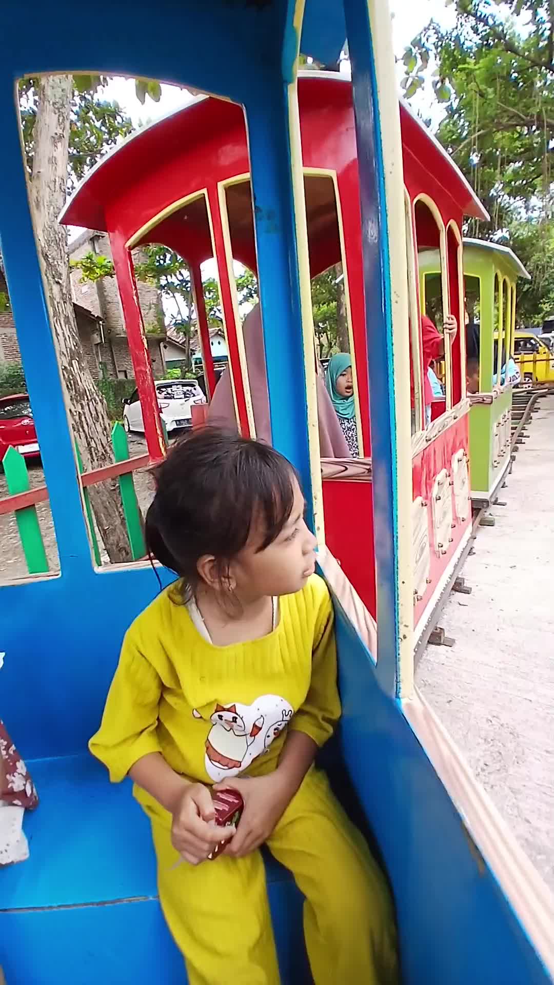 naik kereta api tut tut tut🚉🚉🚉
#RCTIPlus #HOTrctiplus #fyp #contentcreatorpemula 