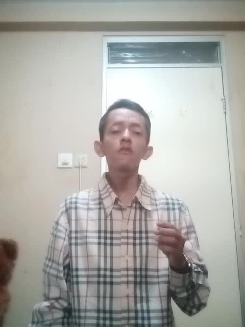 KDI 2025. nama:topik Hidayat. asal daerah: Pontianak Kalimantan Barat. umur:27 tahun. judul lagu:seperti mati lampu. #onlineAuditionKDI2025