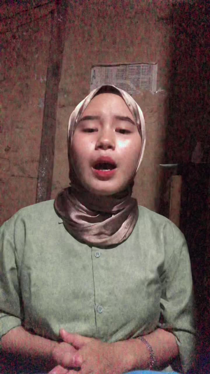 perkenalkan nama saya anggun marzela saya dari provinsi lampung,umur saya 18 thn dan sekarang saya provesi jadi guru dan mahasiswa🙏