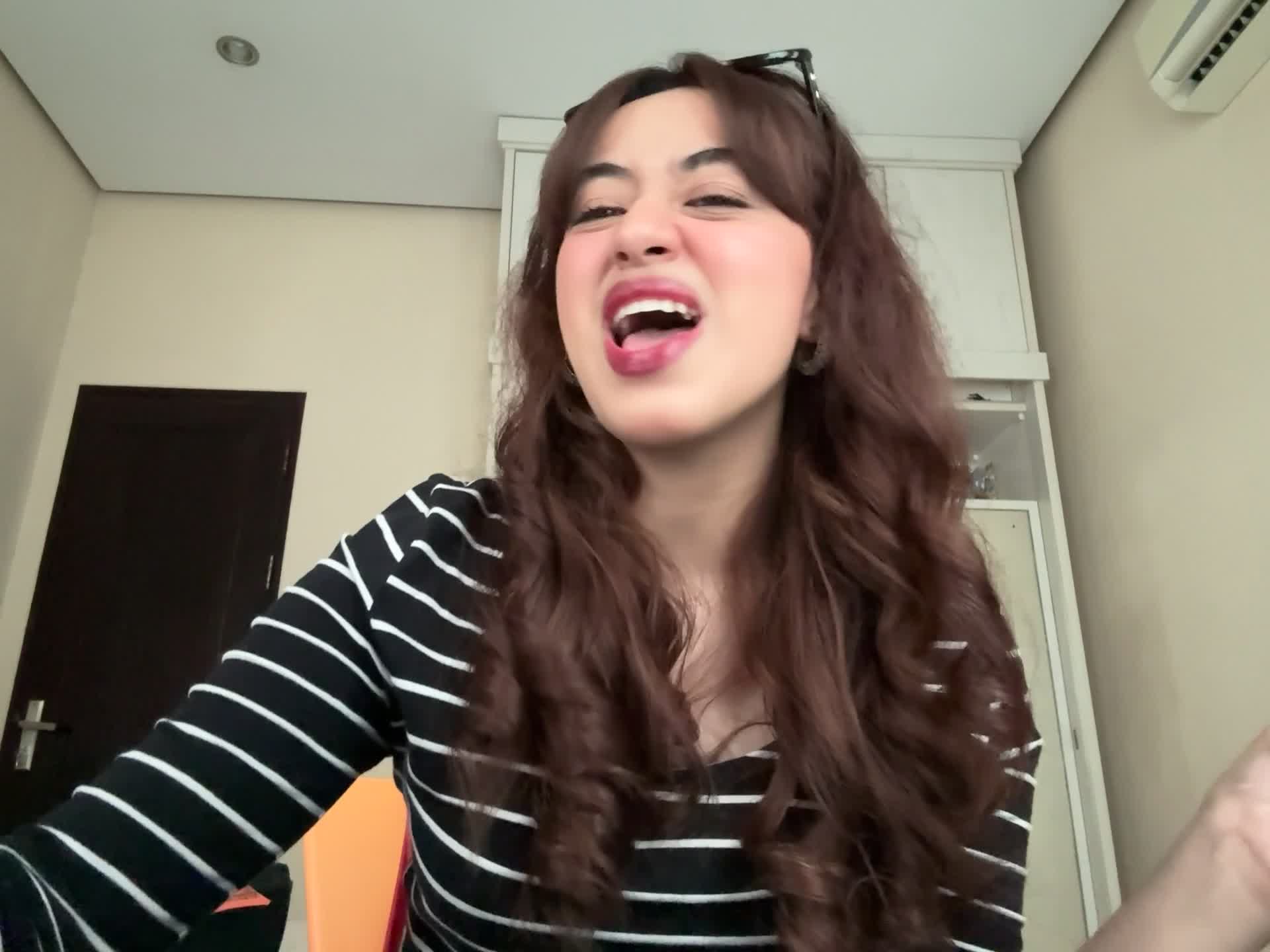 IDOL_XIII SOPHIA SMITH 23 TAHUN JAKARTA JUNGKIR BALIK/ACAPELLA/WHEN YOU BELIEVE