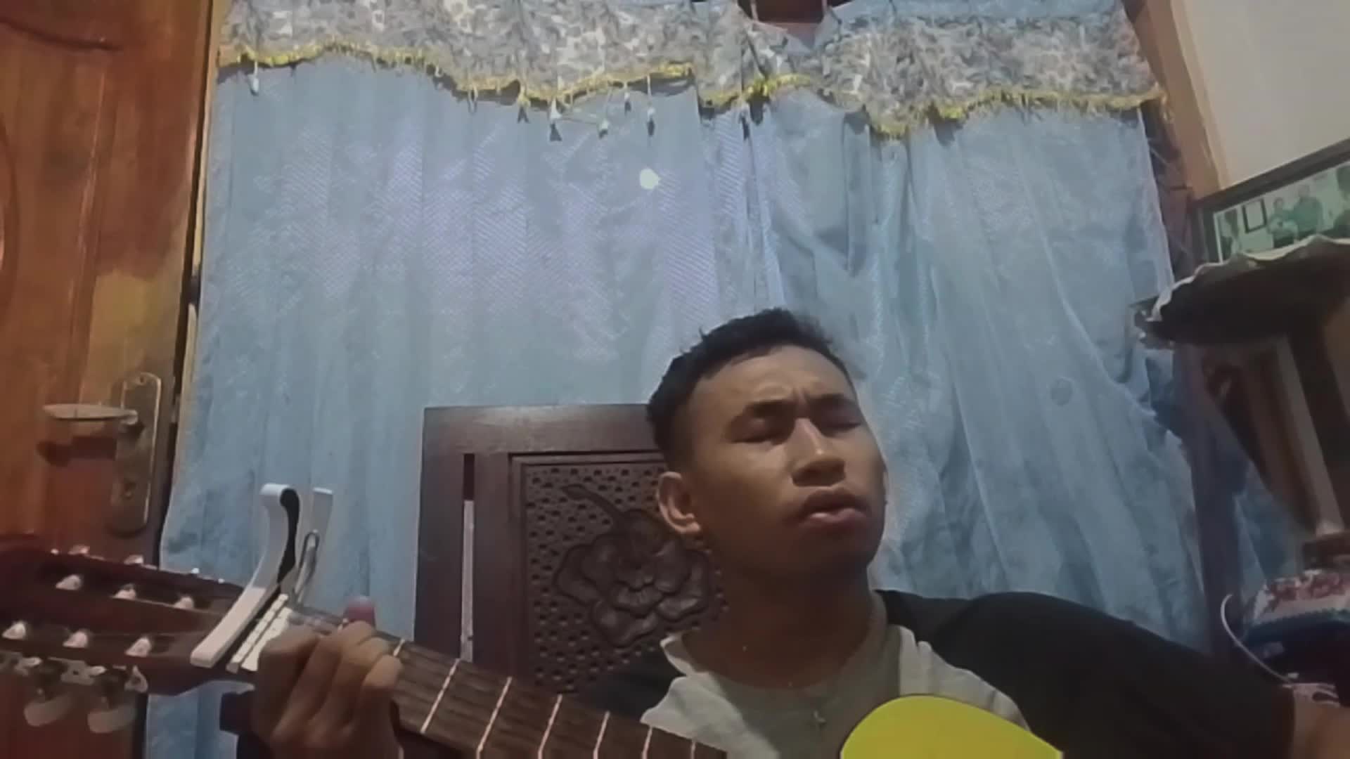 IDOL_XIV Gilyand Almendo Dethan 23 Tahun Kota Kupang Akhir cerita cinta
