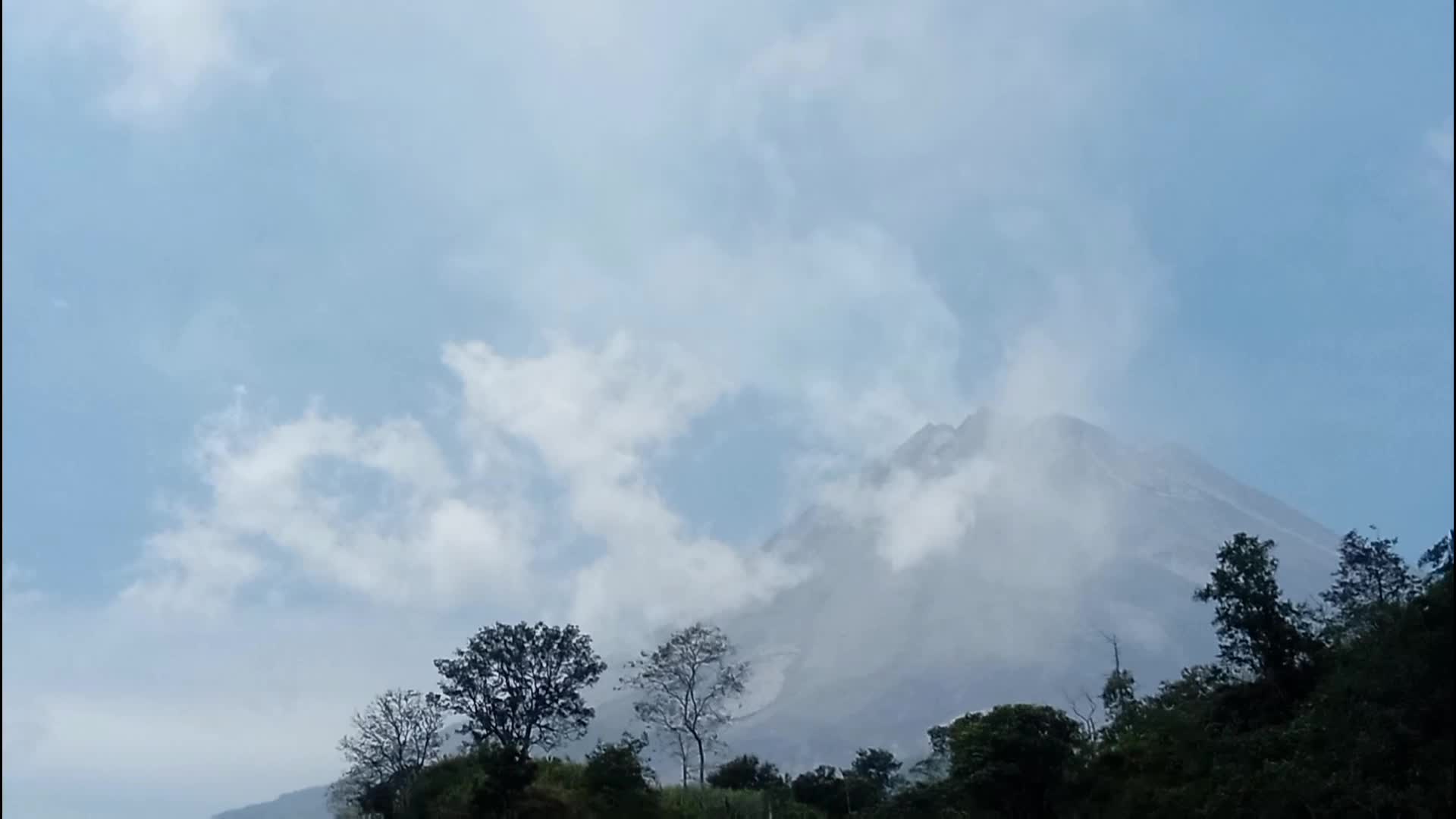 merapi indah tapi menakutkan dan dia tak pernah ingkar janji