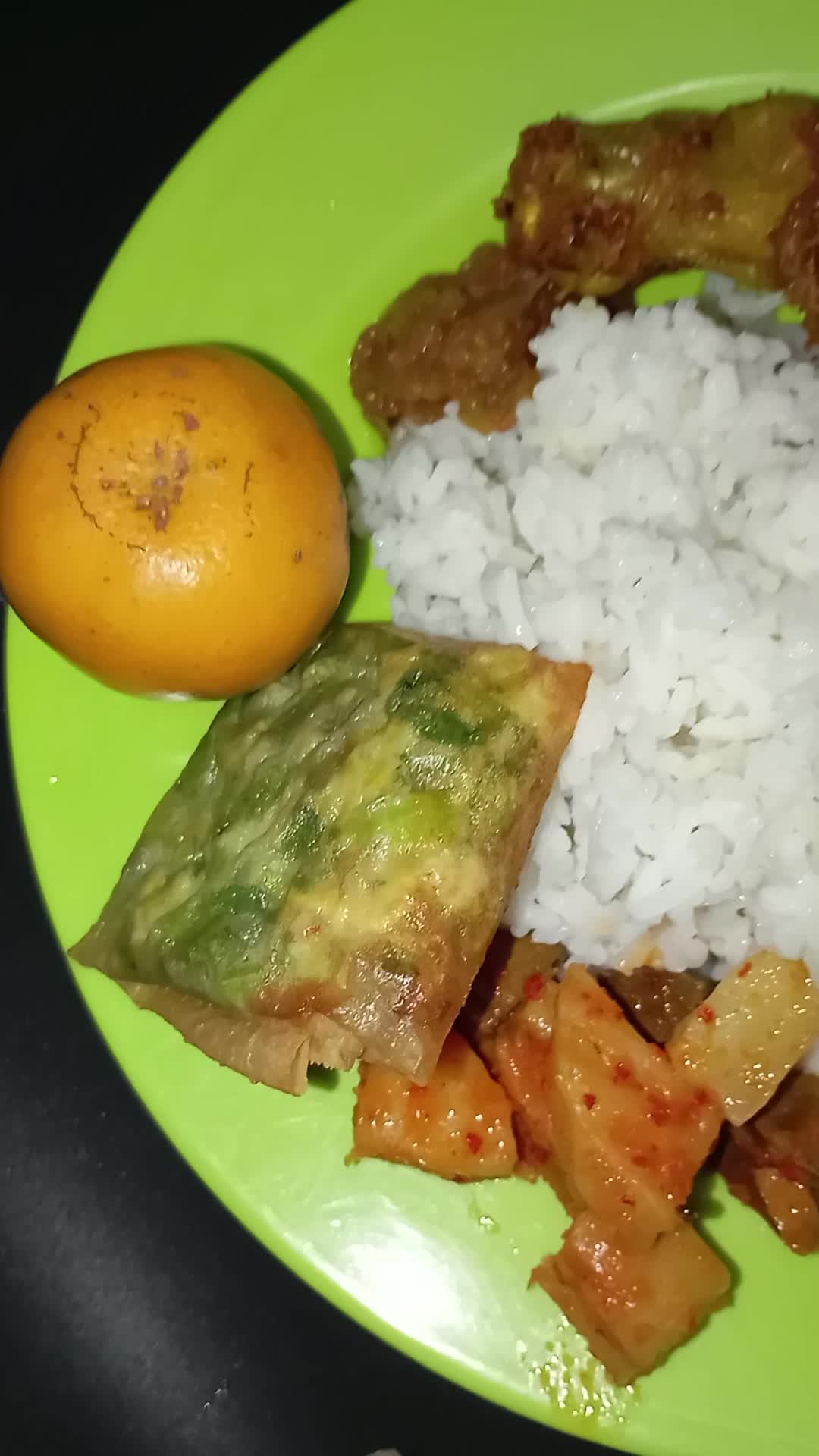 Makan siang 