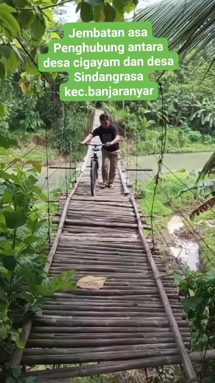 jembatan penghubung antara dua desa,yaitu desa cigayam dan desa Sindangrasa kec banjaranyar 
 #kangdedimulyadi   #ciamisexplors
 #CIAMISJAWA