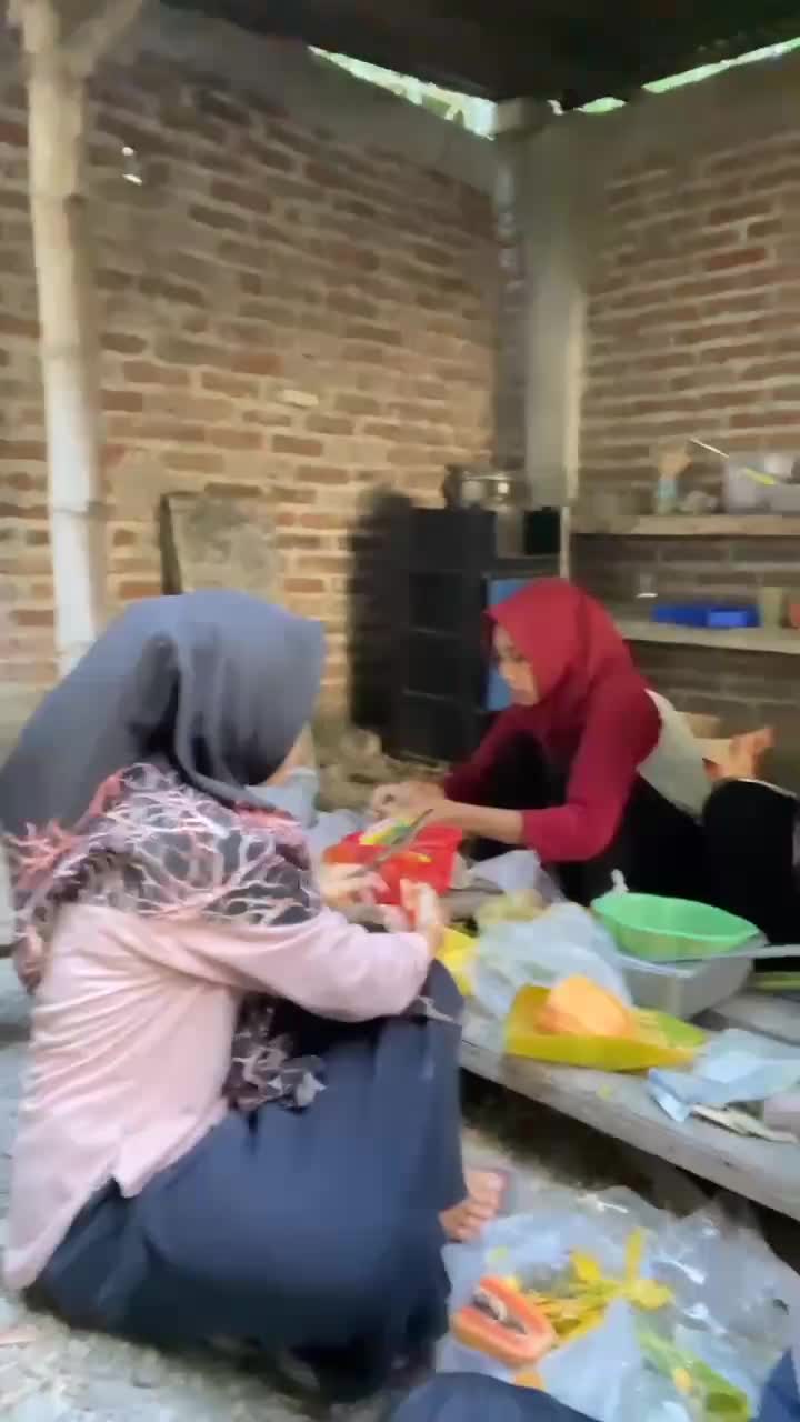 nyapa mba² koperasi yg lagi masak nih


#fyp #short #rigelagency #OriginalSong #HOTrctiplus #RCTIPlus  #viral #HOT #videolucu