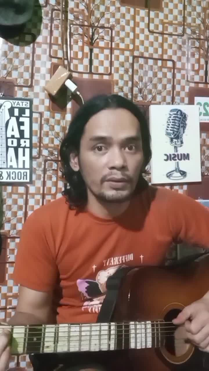 TJL 62 yang tau judul lagunya silahkan tulis di kolom komentar iya, like dan follow.  #showmeyourvoice  #coversongchallenge  #showyourtalent