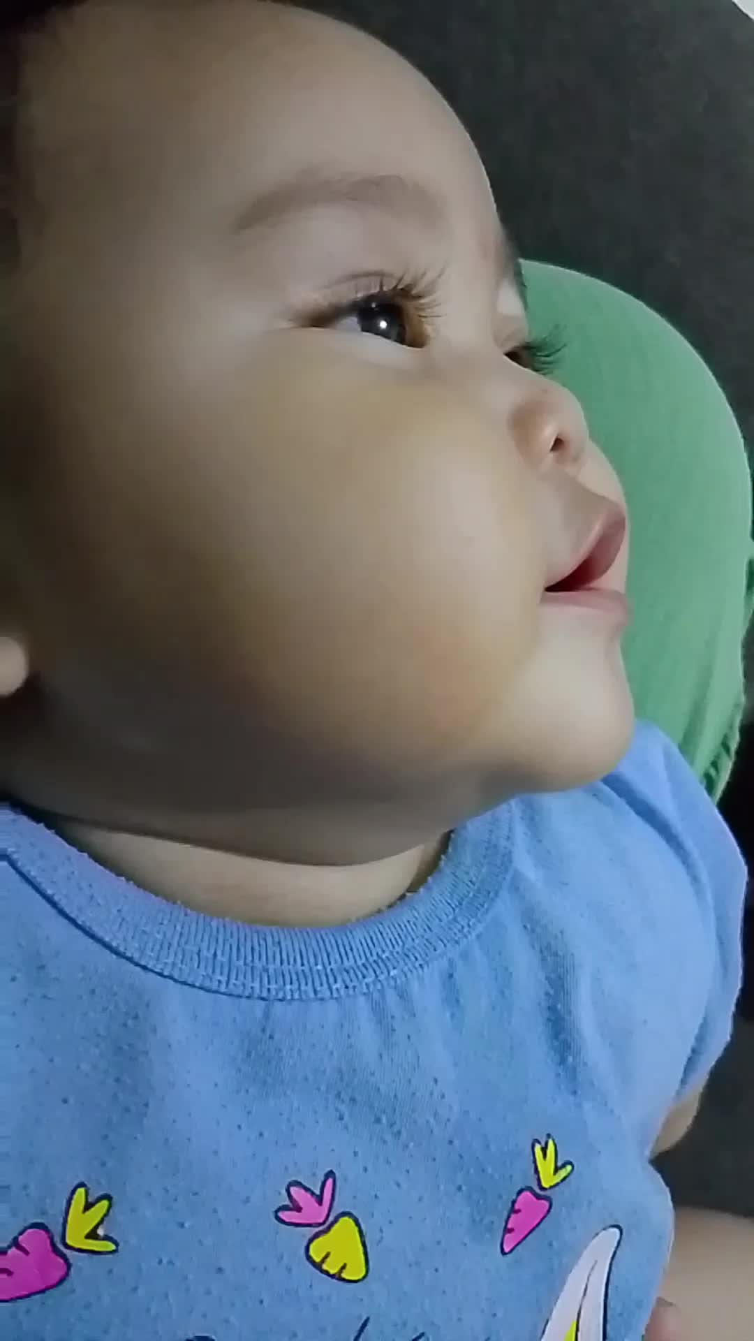 Bayi lagi ngoceh
 #bayi #bayigemoy #bayiajaib #ngoceh