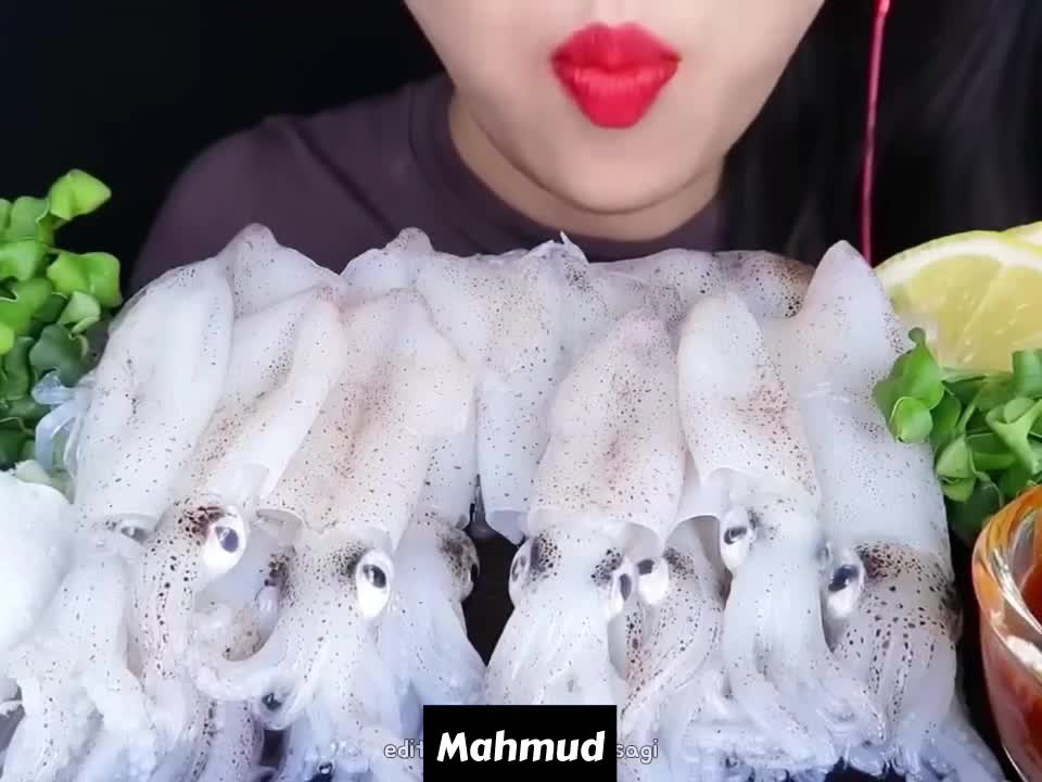 cumi mentah lagii 🤤

#RCTIPlus #RCTIoke #HOTrctiplus #mukbang #bikinngiler🤤 #fypシ゚viral #1TRENDING 