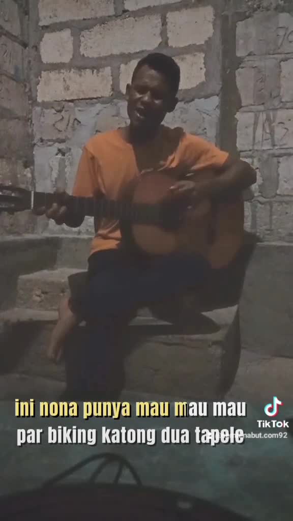 hayyy,,, saya dari Kupang NTT, SALAM KENAL, SAYA BERUMUR 32 TAHUN