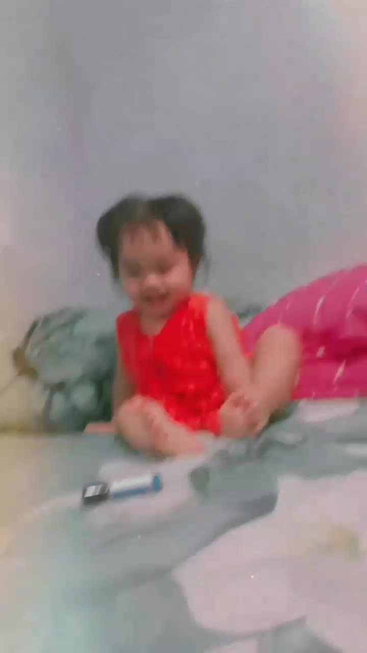 masyaAllah anak wedok ketawanya renyah banget 🤣🤣 #sorotanpublik  #jangkauanluas  #anakpintar 
