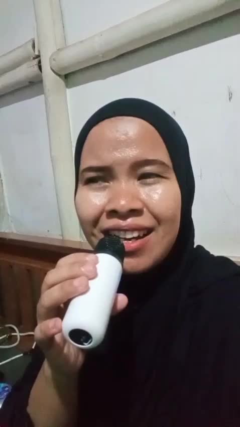 selalu berlatih nyanyi