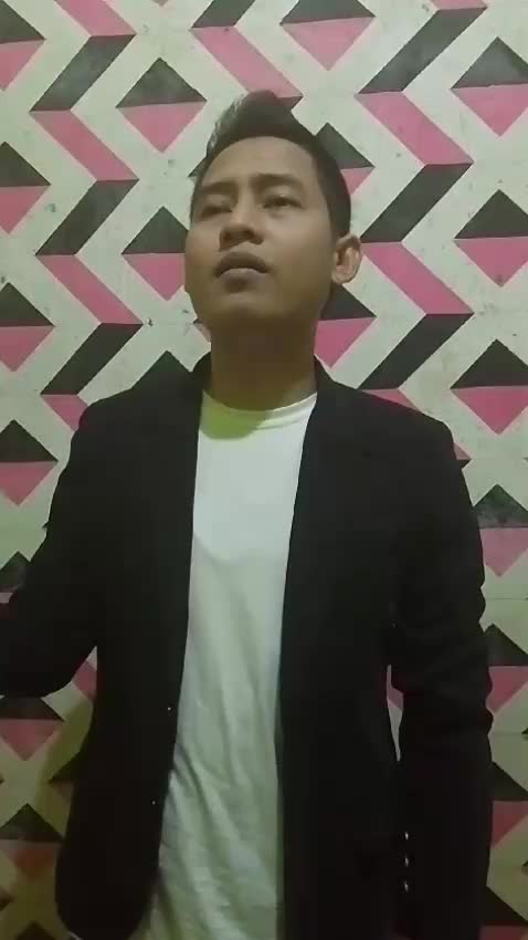 nama : dede usman  asal daerah : kalijati subang jawa barat  umur :27 thn  Lagu:bunga dahlia #OnlineAuditionKDI2024 