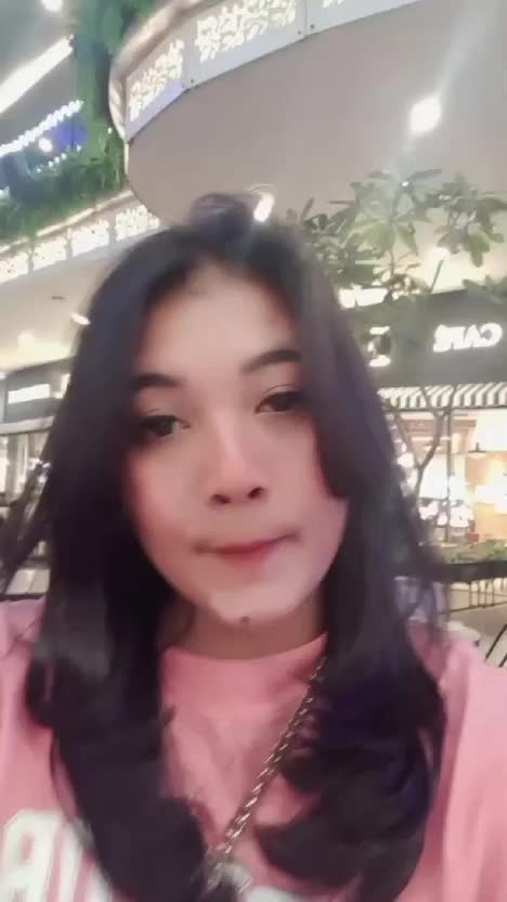 gemesh sama rambut sendiri kalo habis nyalon 
bawaannya kek sok cantik gitu hahaha