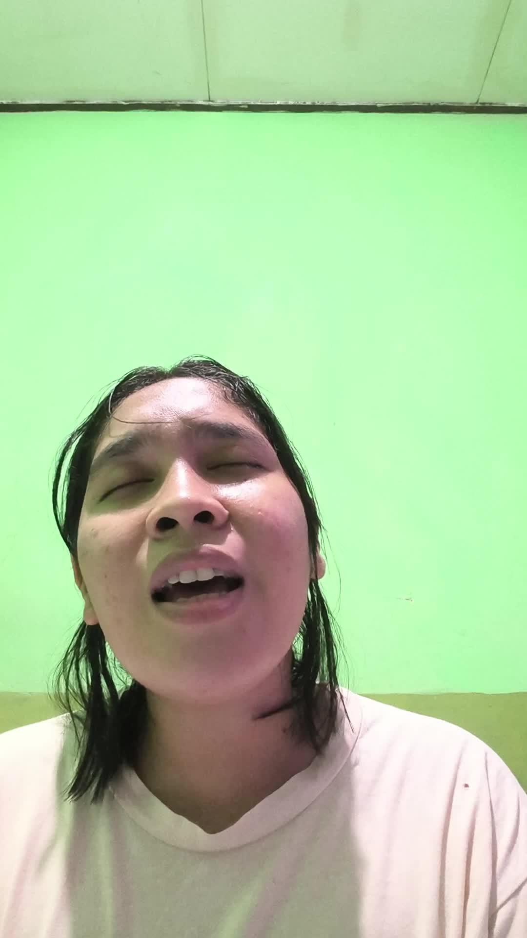 Perkenalkan 
Nama saya Ester sinaga
usia saya 23 th
saya menyanyikan lagu dari ricky Montgomery "line Without a hook"
 #INDONESIANIDOL 
