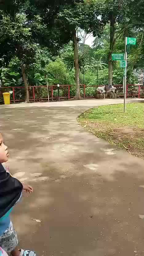 rafka berani bngt naek kuda