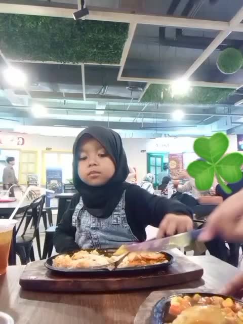 Mukbang 
#Mukbang #Makanan Enak #looks yummy 