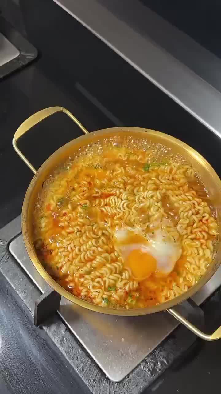 Masak mie instan! Siapa yang ngiler?  #fyp  #fypシ  #fypシ゚viral 