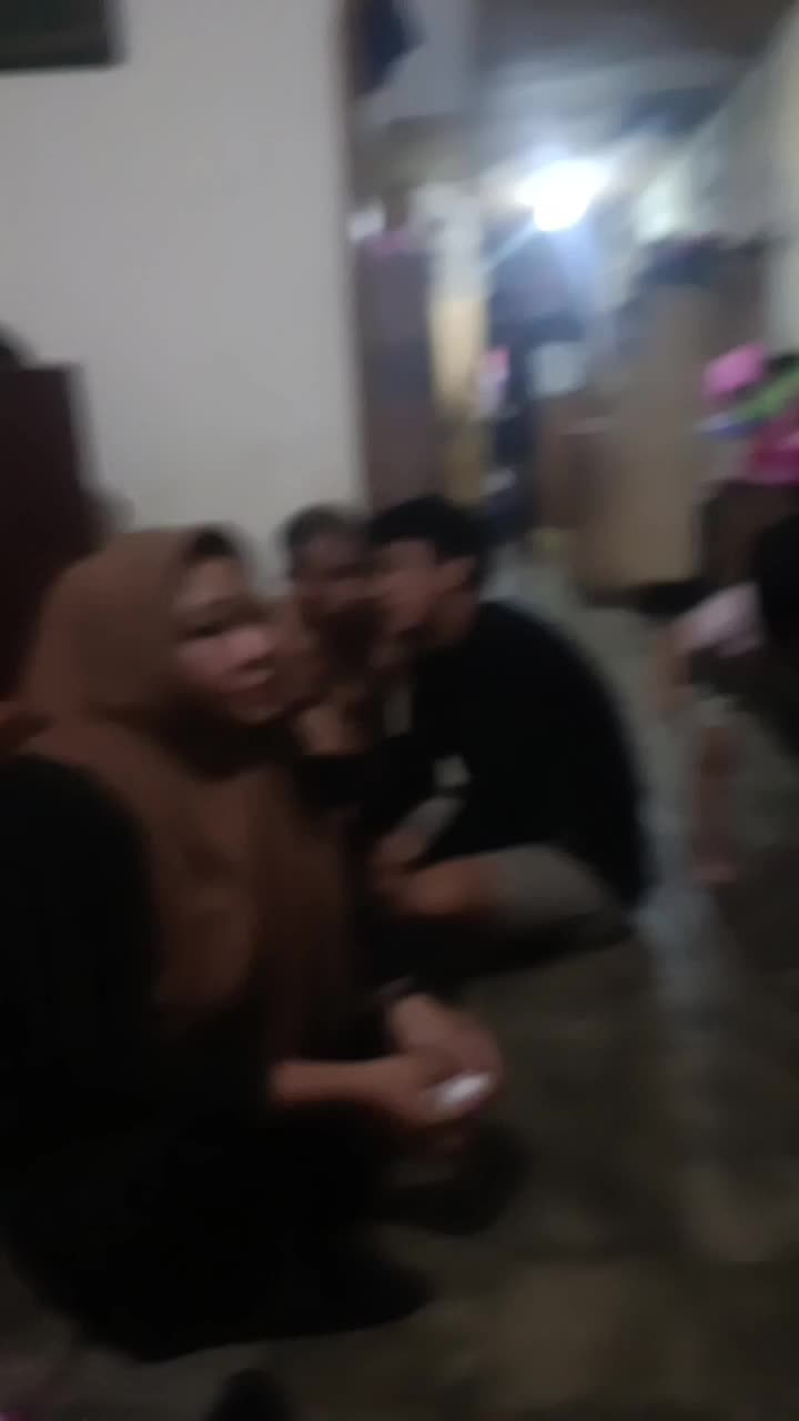 lagi tupul 
