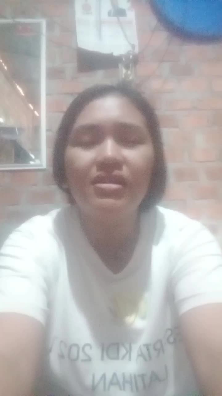 Nama Nispa,asal desa menanti kecamatan kelekar Kabupaten Muara enim Provinsi sumatera selatan usia 21 tahun Judul lagu payung hitam 