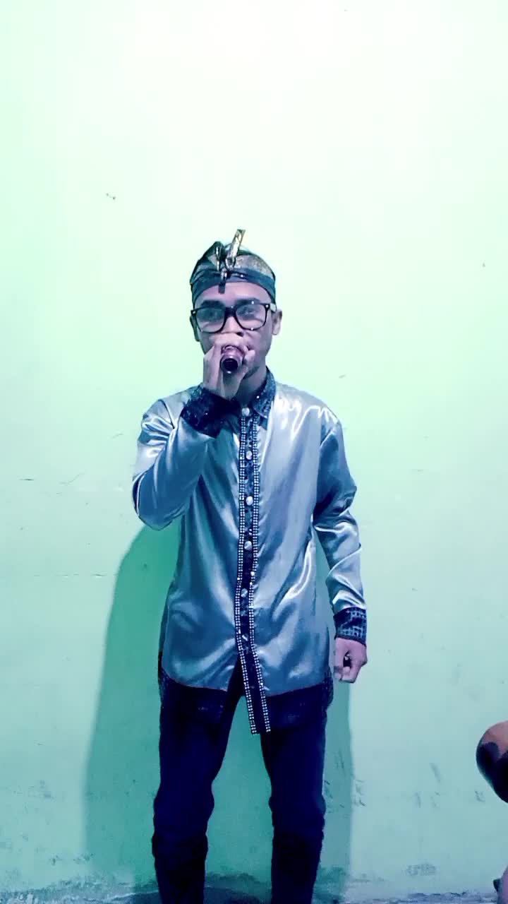 NAMA:ANGGER
ASAL:KEDIRI JAWA TIMUR
PHONE:085843109887 / 081554622781 
 #ONLINEAUDISIKDI2025