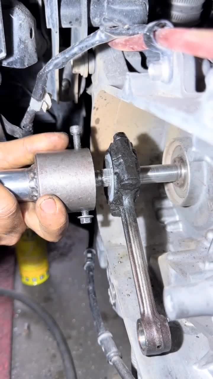 eksekusi drat kruk as #perbaikan #mekanik #vehicle 