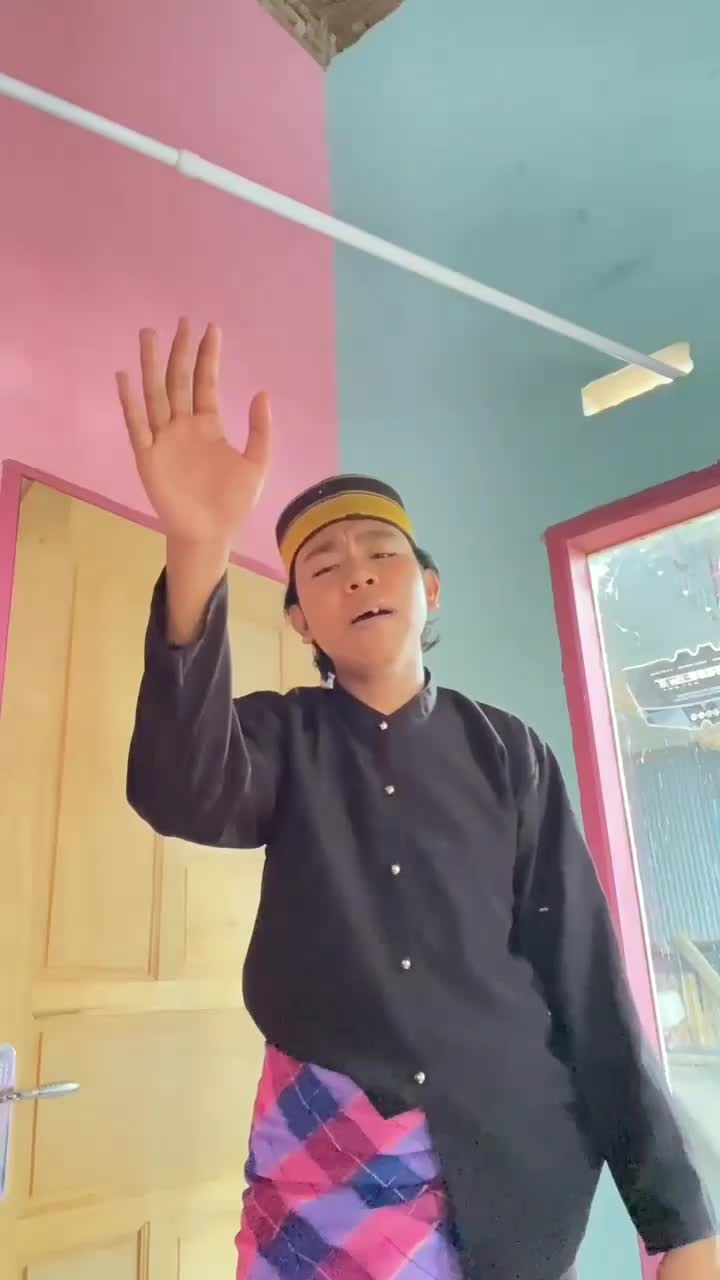 KDI 2025 
NAMA : Ahmad Hairul rias risa
UMUR :20 THN 
ASAL : Bantaeng 
DOMISILA: Sulawesi Selatan 
HOBY : nyanyi PEKERJAAN: rumput MOTIVASI: