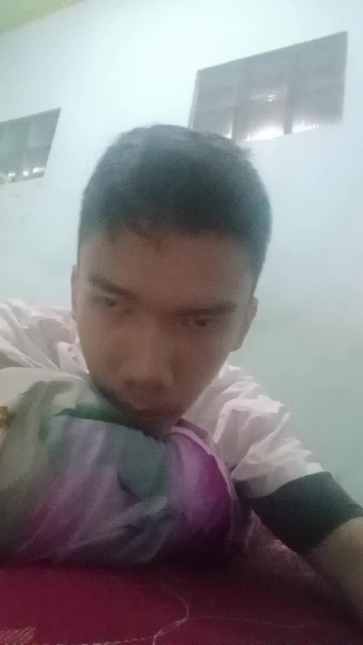 perkenalkan saya rafi tizki berasal dari garut saya seorang mahasiswa  tingkat awal saya ikut kdi 2025 karna saya suak nyanyi lagu dangdut d