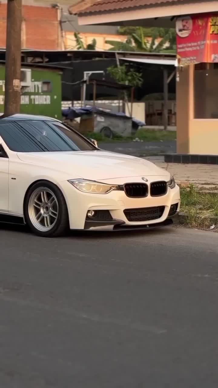 #bmw#bmw M4 GT3 #modifikasi ala bapak bapak #viralfyp #fyp#fypシ 