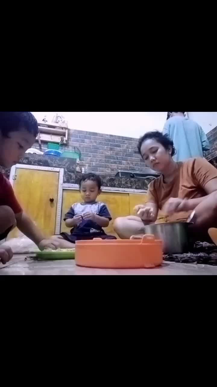  #MyFirstVideoOnHOT+
#jd tambah gemoy 
#anakpintar 
