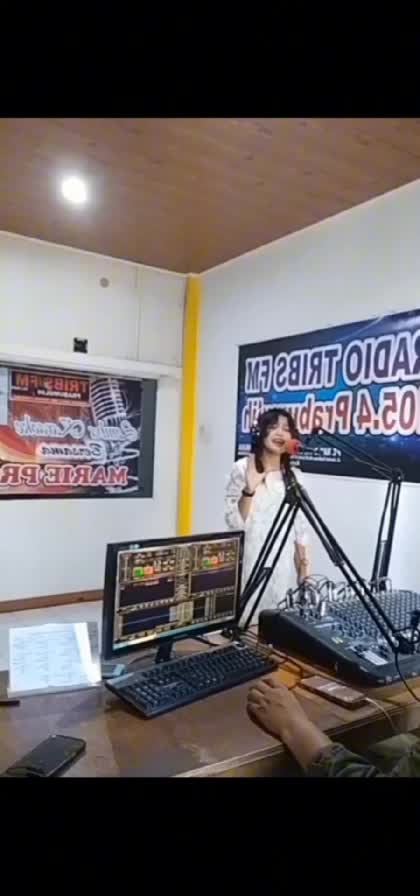 Perkenalakan nama saya ARISA ADELIA FEBRIANI (CACAYAUUU)  Dari sumatra selatan/palembang/Kab.Pali(penukal abab Lematang ilir)umur:18 tahn 