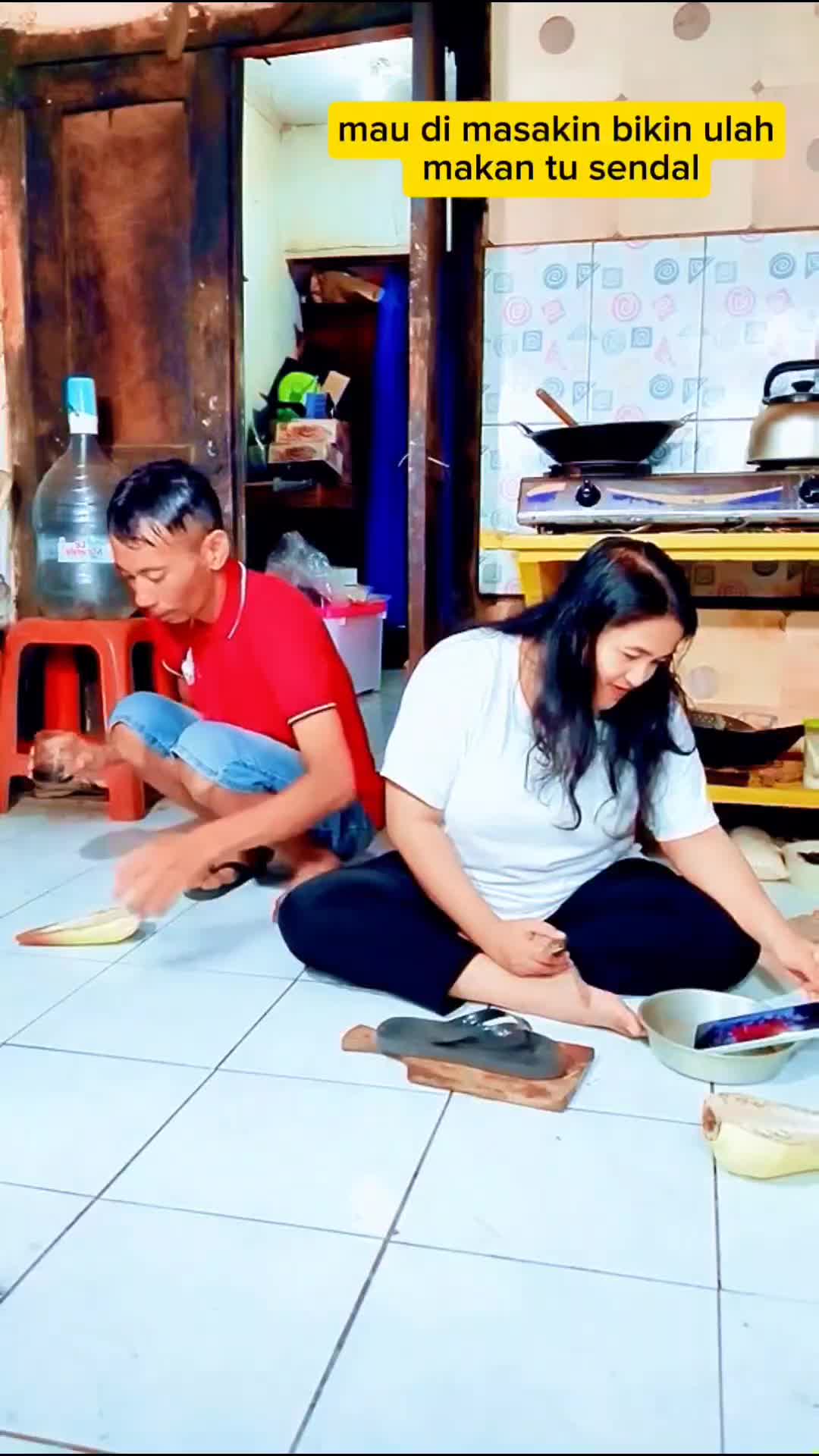 suami jahil mau masak dikerjain # komedi #funnyvideo  #funny  #Comedy 