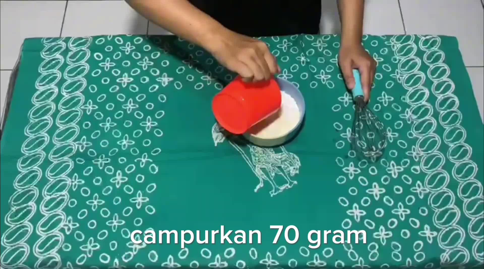 Suka Mochi tapi juga suka Donat?
coba deh mochi donat
crunchy di luar, chewy di dalam
#OnlineAuditionMCI13