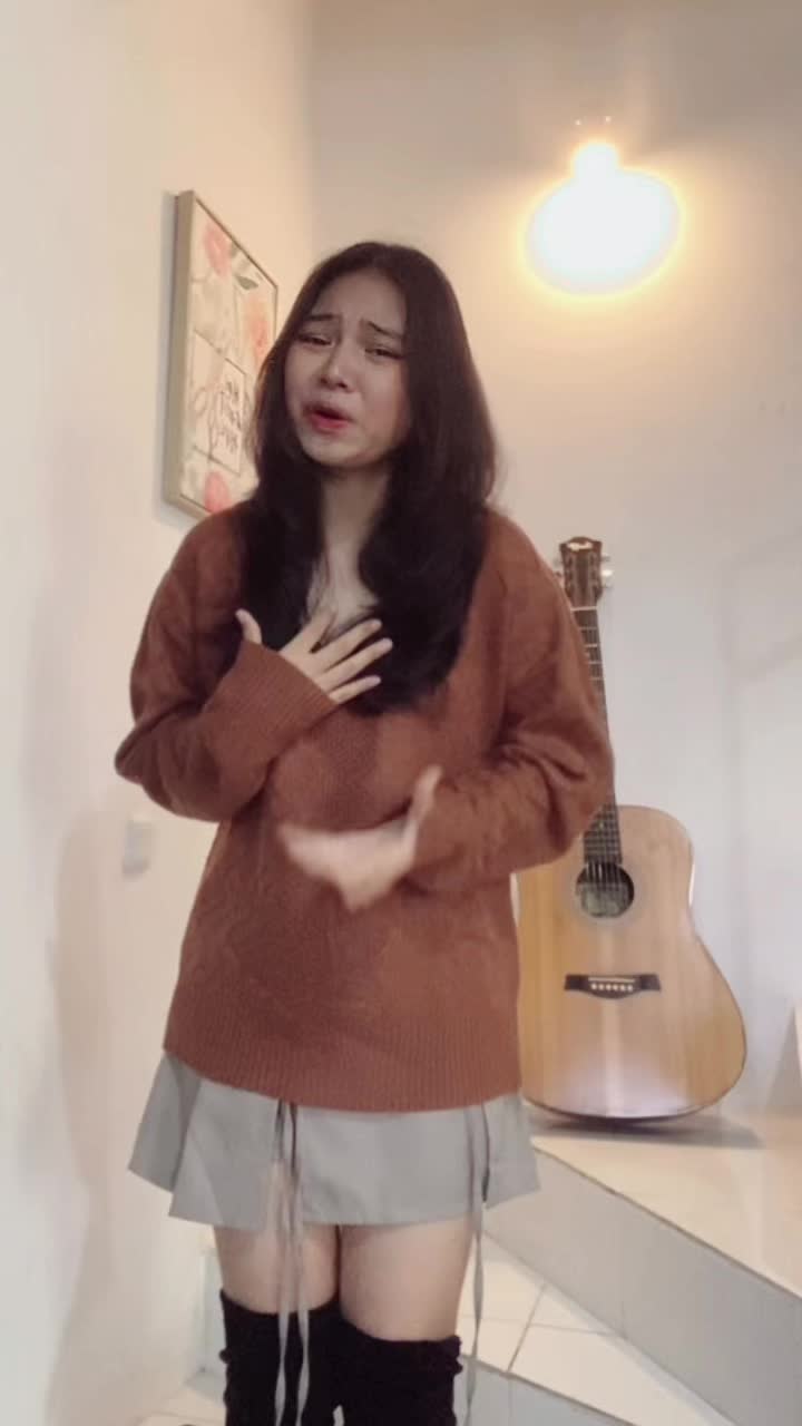 IDOL_XIII_Amanda Putri_19 Tahun_Lampung_Aku Bertahan