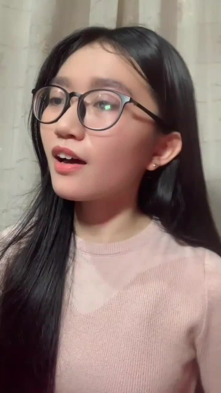 IDOL_XlV DEVITA 21 TAHUN BATAM TETAP BUKAN KAMU