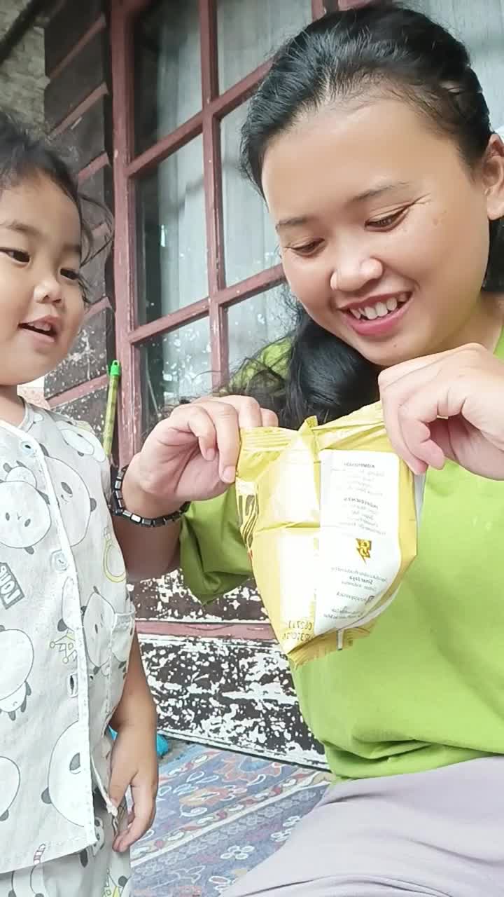 unboxing ciki berhadiah lagi gaes  #short  #HOTrctiplus  #unboxing  #fyp  #RCTIPlus 