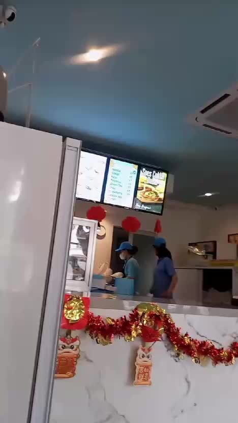 di bela"in dari Bandung ke Jakarta PP cuma pengen beli Soes Surgawi 
WAJIB COBA !!!! 
