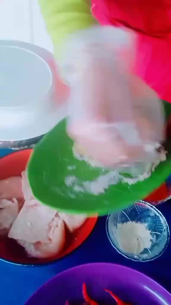 Nama:Linda Wahyuni usia:34tahun asal :Padang menu :steack ayam motivasi saya ingin mendalami tentang kulineran dan ingin buka usaha kulinera