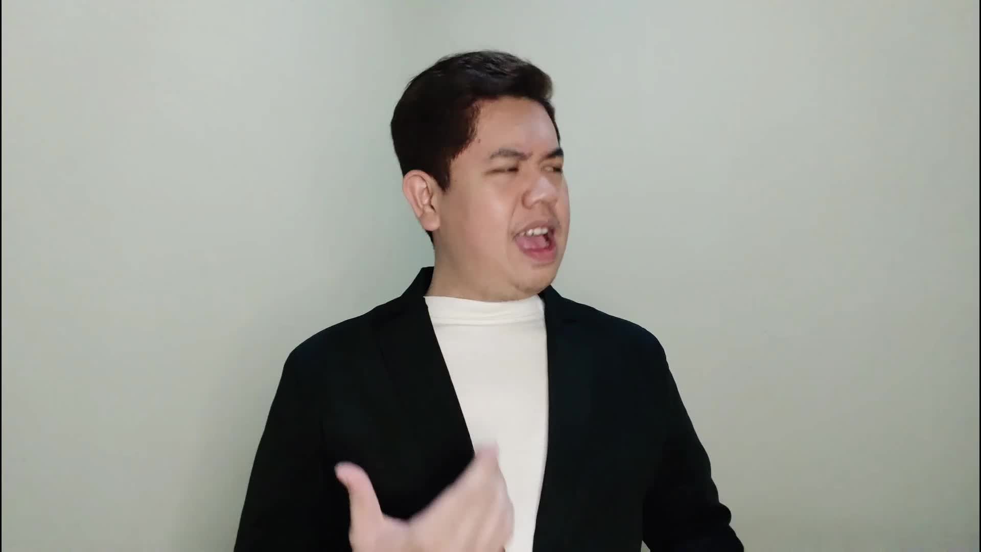 Halo saya Jope Purba 26 tahun domisili tangerang. Mungkin ini adalah tahun terakhir saya mencoba Indonesian Idol, dan bernyanyi di panggung