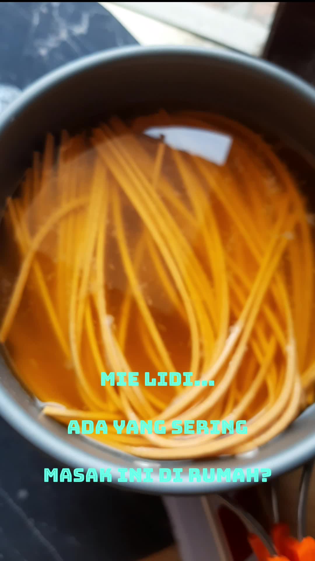 Mie Lidi biasa untuk mie gomak Medan, atau mie Aceh..banyak dipakai di Sumatera. Ini bisa disebut pastanya orang Indonesia. 