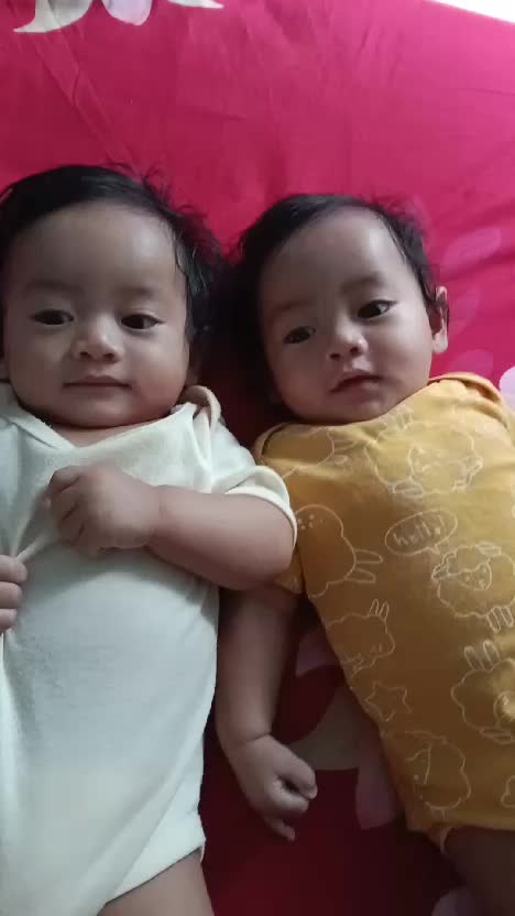 my twins kesayangan. #babylucu  #twins 