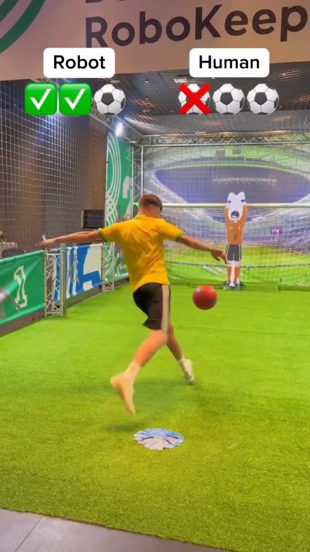 Robot vs human
#football 