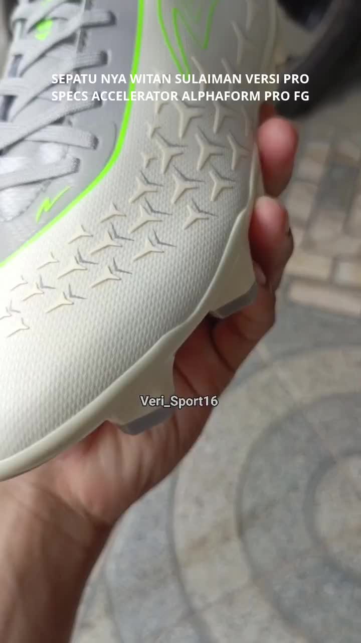 SEPATU NYA WITAN SULAIMAN VERSI PRO LAGI DISKON GEDE!!
SPECS ACCELERATOR ALPHAFORM PRO FG
Rp.629.800 DISKON JADI Rp.275.000

VERI SPORT ORIG