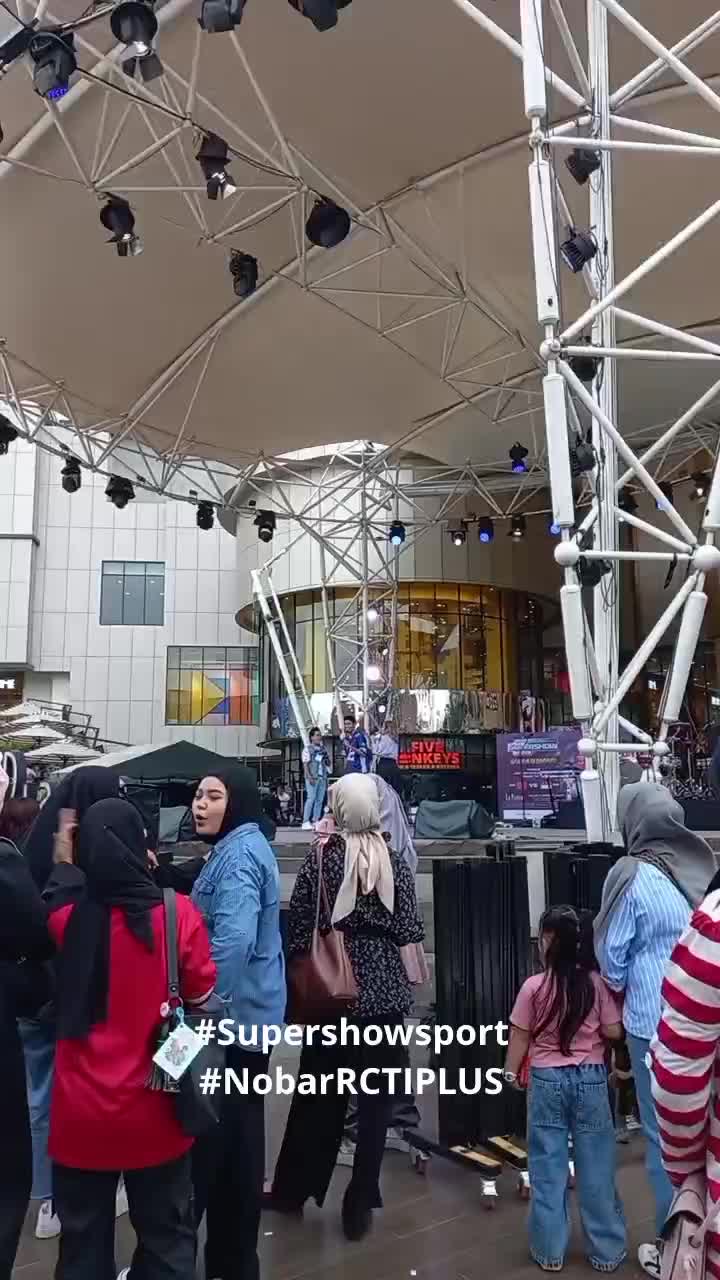 NOBAR DI SUPER SHOW SPORT