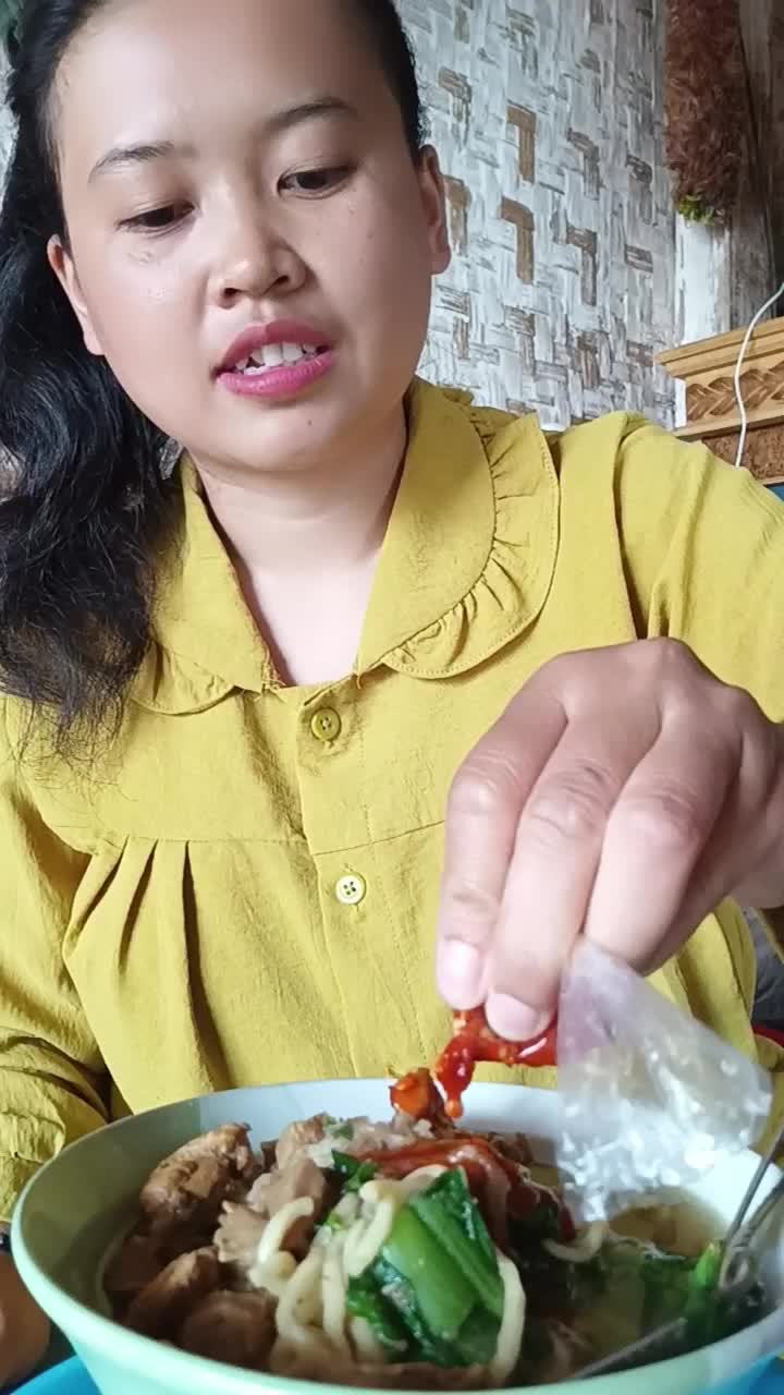 review mie ayam 
 #minivlog 