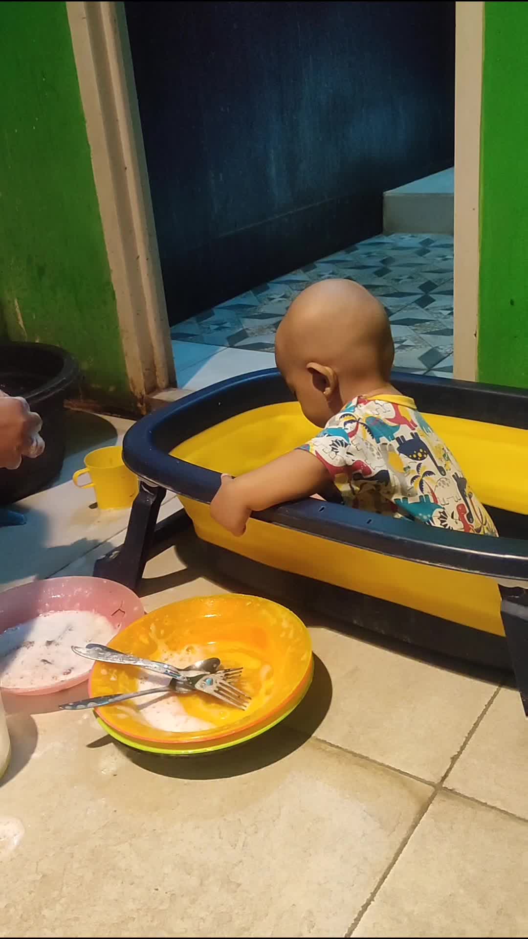 cuci piring bareng mmah #RCTIPlus #HOTrctiplus 