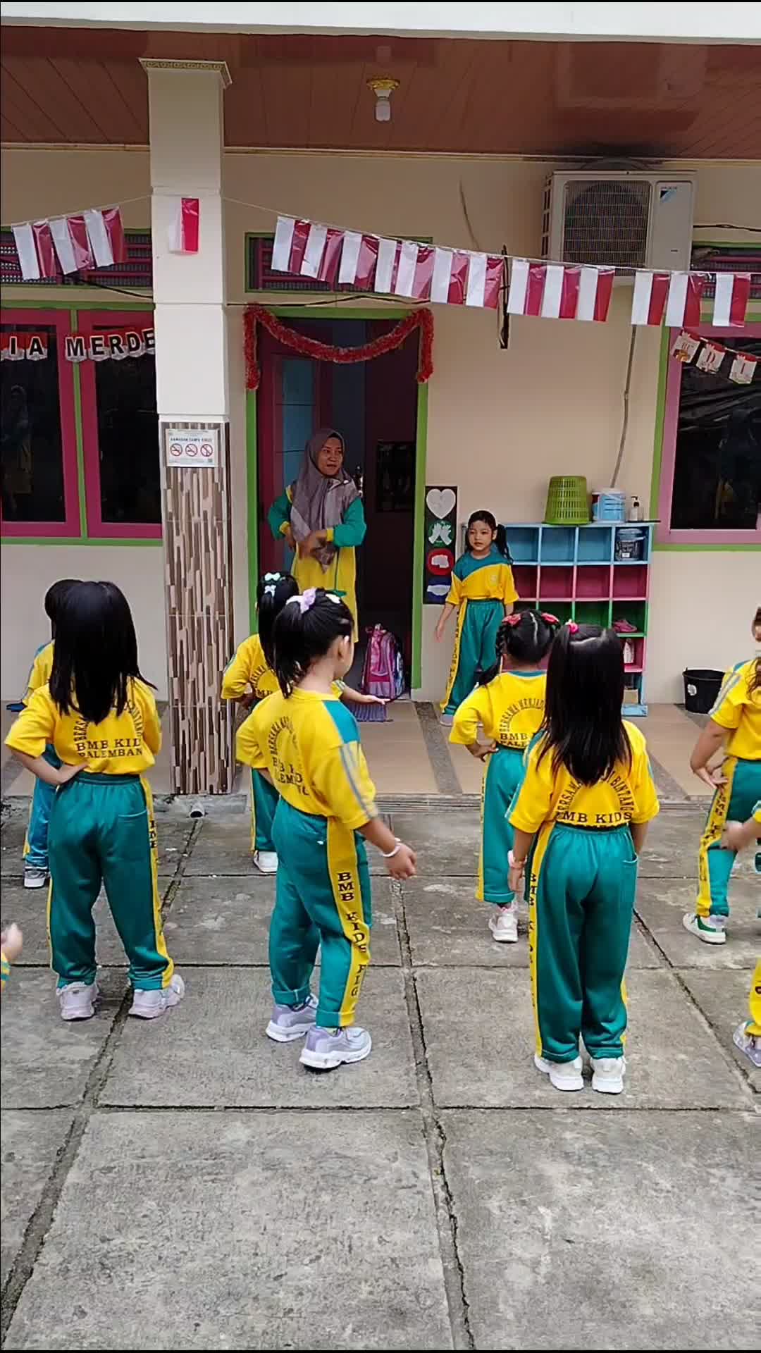 jadi pemimpin senam #anakhebat #kindergarten 