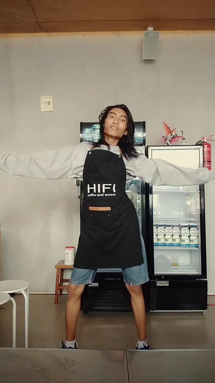 Sambil nungguin costumer di tmpt kerja sempatin ikutin Show your talent Rctiplus semoga aja menang Aamiin Ya Rabbal Aalamiin ?????