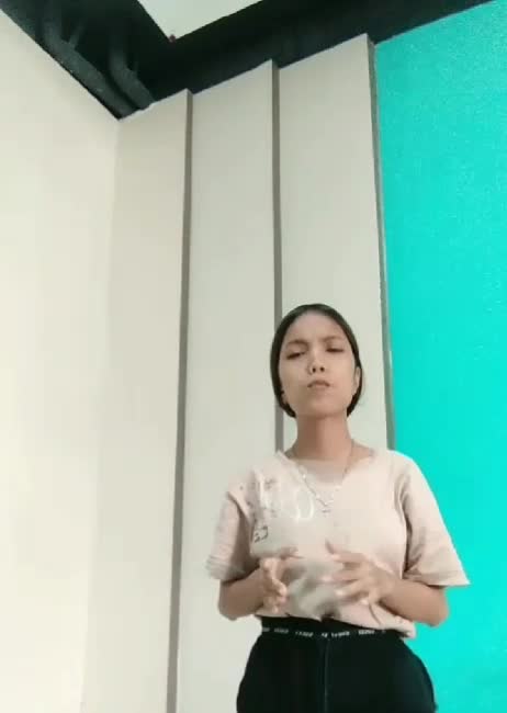 IDOL_XIII  MARIANA NATALIA SIRINGO RINGO 16th  MEDAN SUMATERA UTARA  LAY ME DOWN -SAM SMITH 