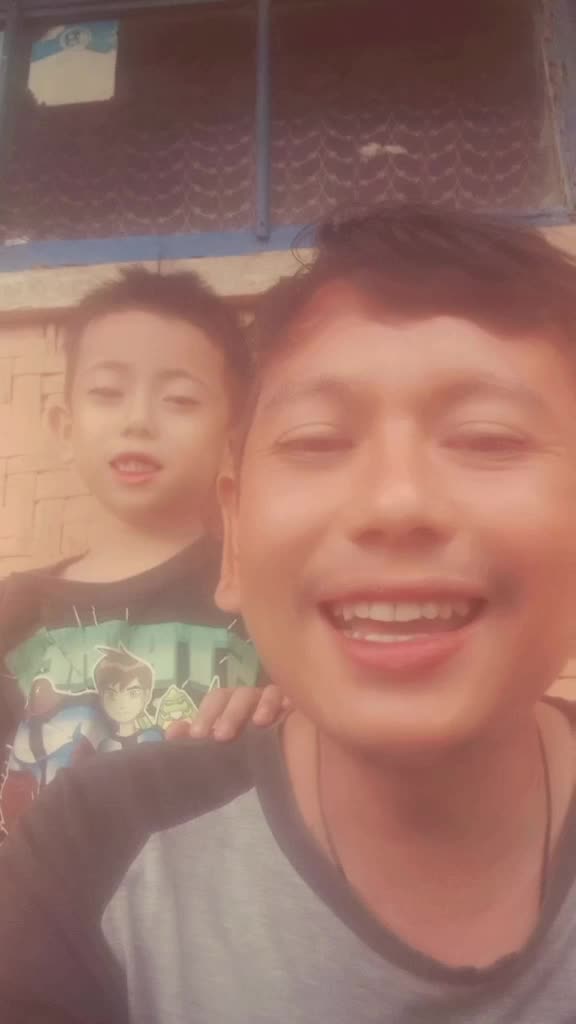 bernyanyi bersama anak juga dapat bahagia kok  #keluargakecilku 