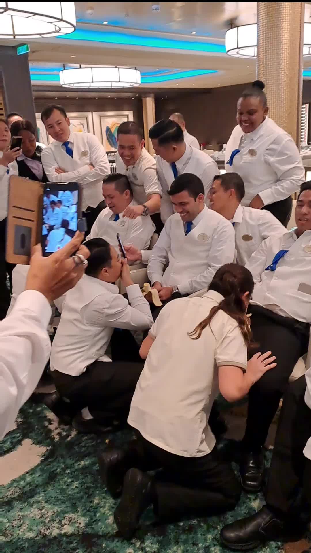 Lomba makan pisang 17 Agustus an 😁😁